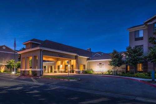 Homewood Suites by Hilton Fresno allows 18 year olds to book a room in Fresno