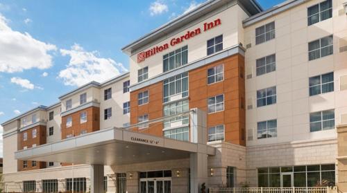 Hilton Garden Inn Rochester - University & Medical Center allows 18 year olds to book a room in Rochester