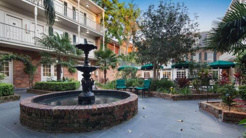 Best Western Plus French Quarter Courtyard Hotel allows 18 year olds to book a room in New Orleans