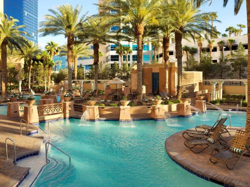 Hilton Grand Vacations Club on the Las Vegas Strip allows 18 year olds to book a room in Las Vegas