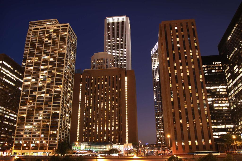 Hyatt Regency Chicago allows 18 year olds to book a room in Chicago