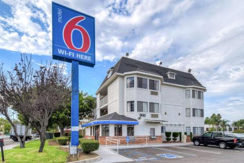 Motel 6-Escondido, CA allows 18 year olds to book a room in Escondido