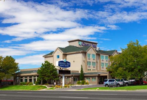 Crystal Inn Hotel & Suites - Salt Lake City allows 18 year olds to book a room in Salt Lake City