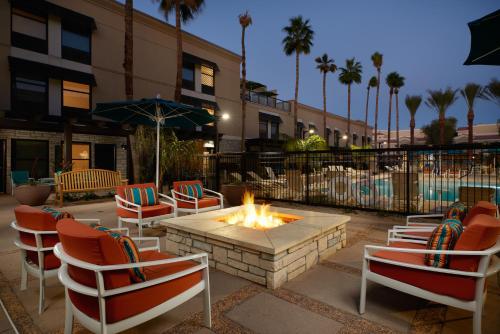 Hampton Inn & Suites Scottsdale On Shea Blvd allows 18 year olds to book a room in Scottsdale