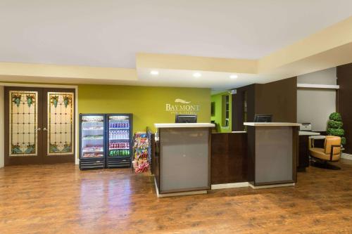 Baymont by Wyndham Modesto Salida allows 18 year olds to book a room in Modesto