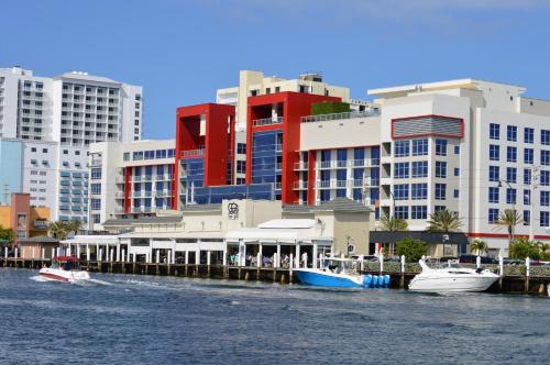 CH Luxury Condos & Studios On The Beach allows 18 year olds to book a room in Hollywood