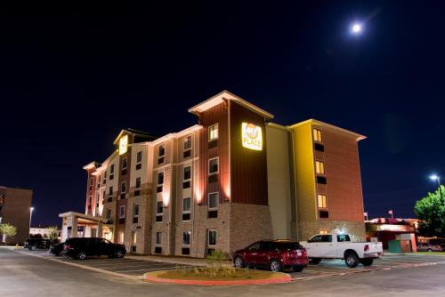 My Place Hotel-Amarillo West/Medical Center, TX allows 18 year olds to book a room in Amarillo