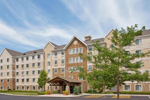 Homewood Suites by Hilton Aurora Naperville allows 18 year olds to book a room in Aurora