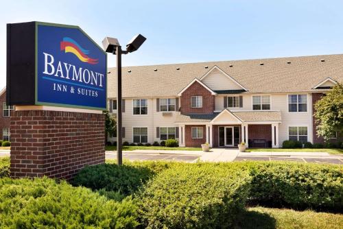 Baymont by Wyndham Wichita East allows 18 year olds to book a room in Wichita