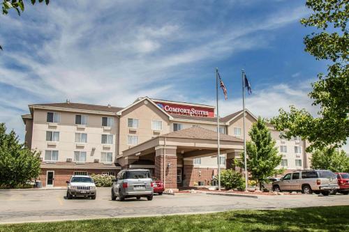 Comfort Suites Airport Salt Lake City allows 18 year olds to book a room in Salt Lake City