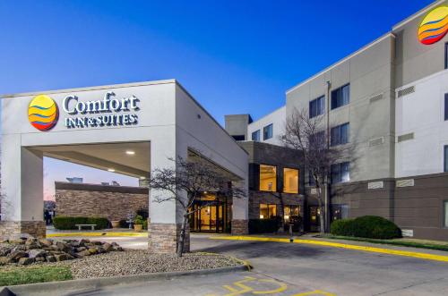 Comfort Inn & Suites allows 18 year olds to book a room in Wichita