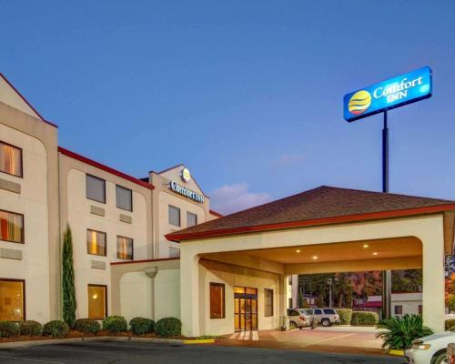 Microtel Inn & Suites Columbus North allows 18 year olds to book a room in Columbus 