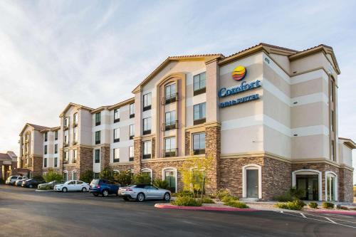 Comfort Inn & Suites Henderson - Las Vegas allows 18 year olds to book a room in Las Vegas