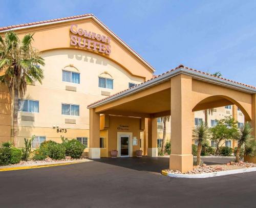 Comfort Suites Peoria Sports Complex allows 18 year olds to book a room in Peoria