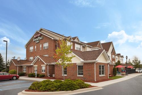 TownePlace Suites Detroit Sterling Heights allows 18 year olds to book a room in Sterling Heights