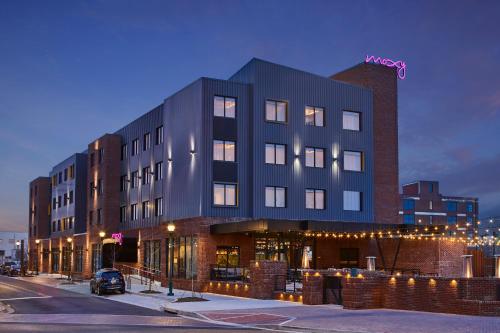 Moxy Chattanooga Downtown allows 18 year olds to book a room in Chattanooga