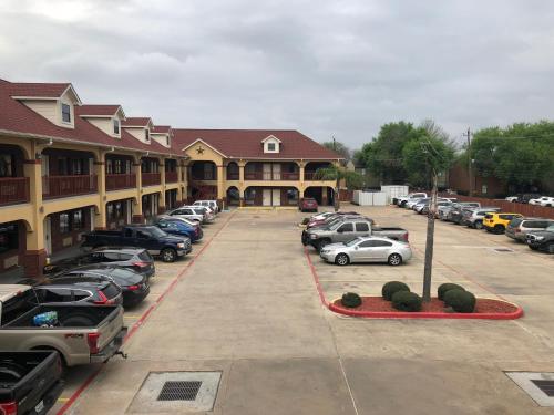 Sterling Inn and Suites at Reliant and Medical Center Houston allows 18 year olds to book a room in Houston