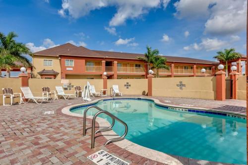 Quality Inn - Brownsville allows 18 year olds to book a room in Brownsville