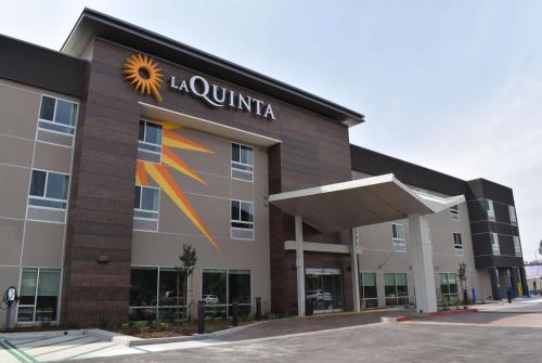 La Quinta Inn & Suites by Wyndham San Bernardino allows 18 year olds to book a room in San Bernardino