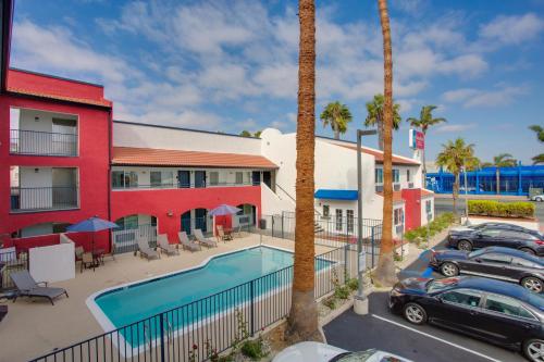 SureStay Plus Hotel by Best Western Chula Vista West allows 18 year olds to book a room in Chula Vista