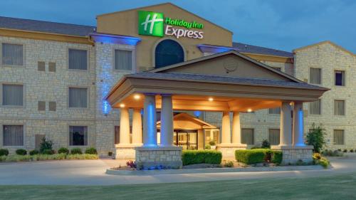 Holiday Inn Express Hotel & Suites Oklahoma City Northwest, an IHG Hotel allows 18 year olds to book a room in Oklahoma City