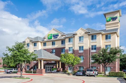 Holiday Inn Express Hotel & Suites Dallas - Grand Prairie I-20, an IHG Hotel allows 18 year olds to book a room in Grand Prairie