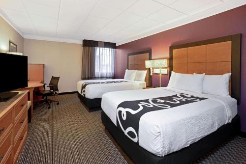 La Quinta by Wyndham Tacoma - Seattle allows 18 year olds to book a room in Tacoma