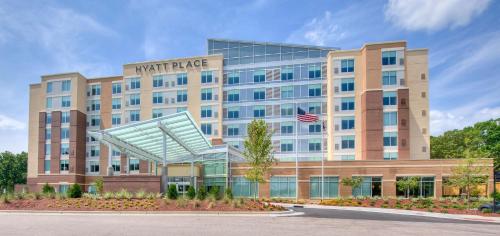 Hyatt Place Durham Southpoint allows 18 year olds to book a room in Durham