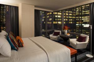 Courtyard by Marriott New York Manhattan/Central Park allows 18 year olds to book a room in New York