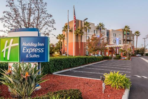 Holiday Inn Express Fremont - Milpitas Central, an IHG Hotel allows 18 year olds to book a room in Fremont