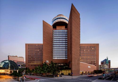 Hyatt Regency Indianapolis at State Capitol allows 18 year olds to book a room in Indianapolis