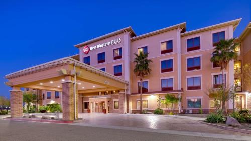 Best Western Plus Chandler Hotel & Suites allows 18 year olds to book a room in Chandler