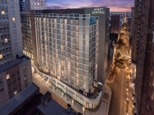 Hyatt Centric Center City Philadelphia allows 18 year olds to book a room in Philadelphia