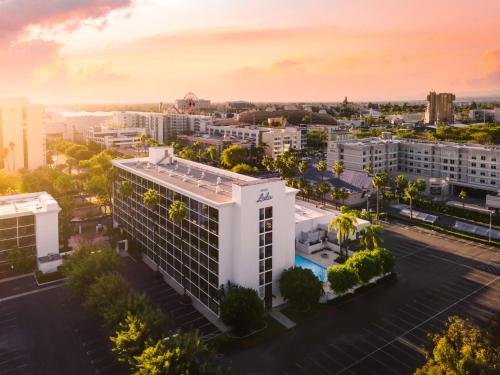 Hotel Lulu, BW Premier Collection allows 18 year olds to book a room in Anaheim