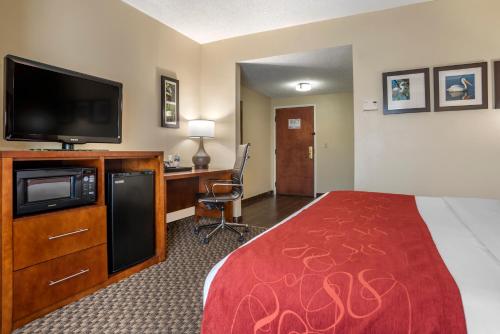 Comfort Suites Tallahassee Downtown allows 18 year olds to book a room in Tallahassee