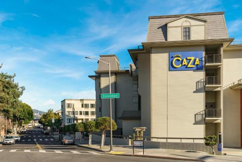 Hotel Caza Fisherman's Wharf allows 18 year olds to book a room in San Francisco