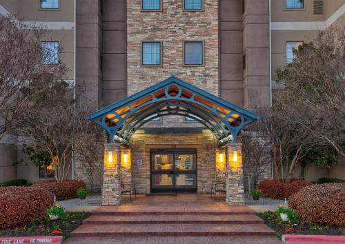 Staybridge Suites Plano - Richardson Area, an IHG Hotel allows 18 year olds to book a room in Plano