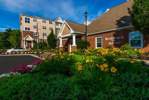 Residence Inn Worcester allows 18 year olds to book a room in Worcester