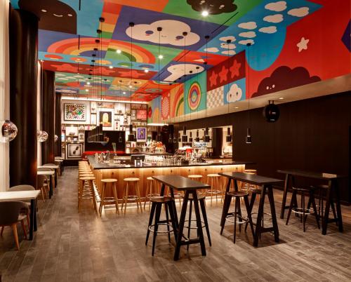 CitizenM San Francisco Union Square allows 18 year olds to book a room in San Francisco