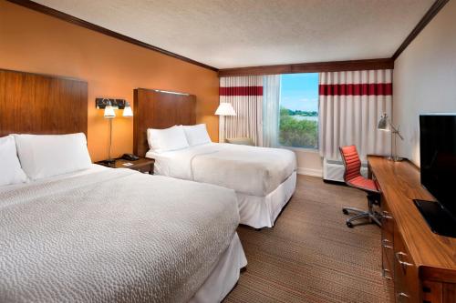 Four Points by Sheraton Kansas City Airport allows 18 year olds to book a room in Kansas City