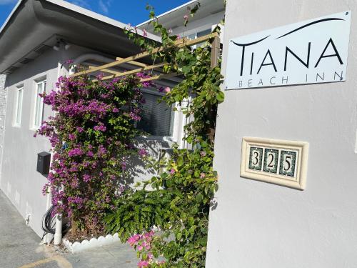 Tiana Beach Inn allows 18 year olds to book a room in Hollywood