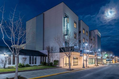 Residence Inn by Marriott Lancaster Palmdale allows 18 year olds to book a room in Lancaster