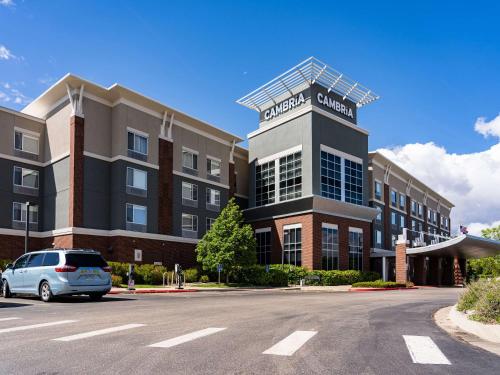 Cambria Hotel Ft Collins allows 18 year olds to book a room in Fort Collins