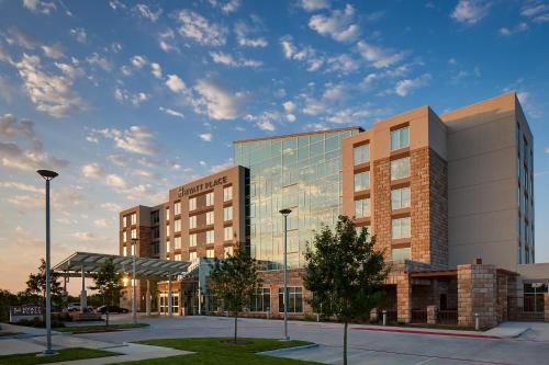 Hyatt Place DFW allows 18 year olds to book a room in Irving