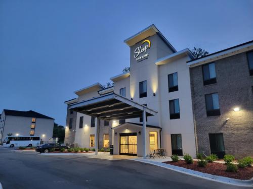 Sleep Inn & Suites - Coliseum Area allows 18 year olds to book a room in Greensboro