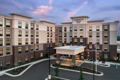 Homewood Suites By Hilton Louisville Airport allows 18 year olds to book a room in Louisville