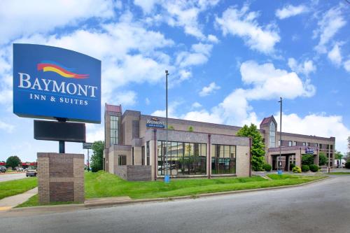 Baymont by Wyndham Springfield South Hwy 65 allows 18 year olds to book a room in Springfield