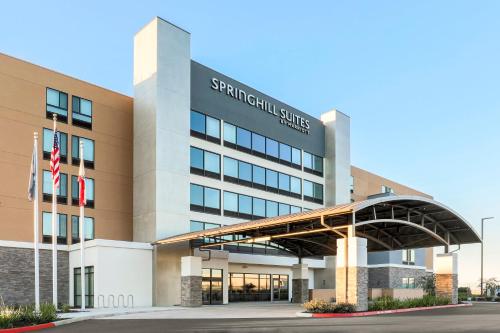 SpringHill Suites by Marriott San Jose Fremont allows 18 year olds to book a room in Fremont