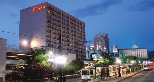 Salt Lake Plaza Hotel SureStay Collection by Best Western allows 18 year olds to book a room in Salt Lake City