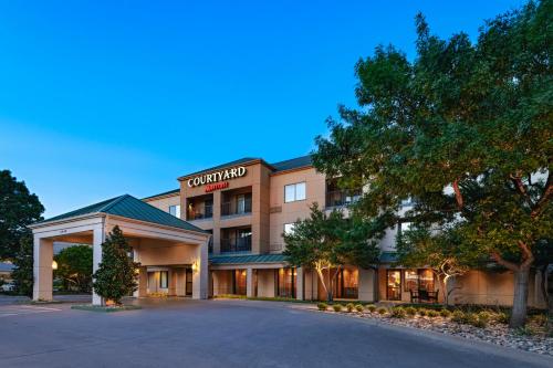 Courtyard by Marriott Dallas Plano in Legacy Park allows 18 year olds to book a room in Plano